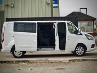 USED 2022 72 FORD TRANSIT CUSTOM 2.0 300 EcoBlue Limited Crew Van Double Cab 5dr Diesel Manual L2 H1 Euro 6 (s/s) (130 ps) Low Miles | Limited | Crew Van