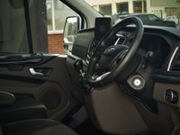 USED 2022 72 FORD TRANSIT CUSTOM 2.0 300 EcoBlue Limited Crew Van Double Cab 5dr Diesel Manual L2 H1 Euro 6 (s/s) (130 ps) Low Miles | Limited | Crew Van