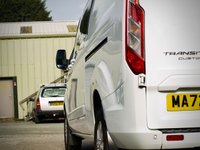 USED 2022 72 FORD TRANSIT CUSTOM 2.0 300 EcoBlue Limited Crew Van Double Cab 5dr Diesel Manual L2 H1 Euro 6 (s/s) (130 ps) Low Miles | Limited | Crew Van