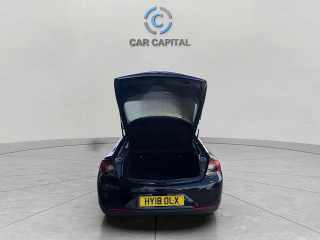 2018 Vauxhall Insignia 1.5L Design 5dr - Photo 8