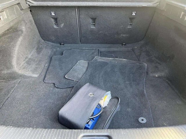 2018 Vauxhall Insignia 1.5L Design 5dr - Photo 9