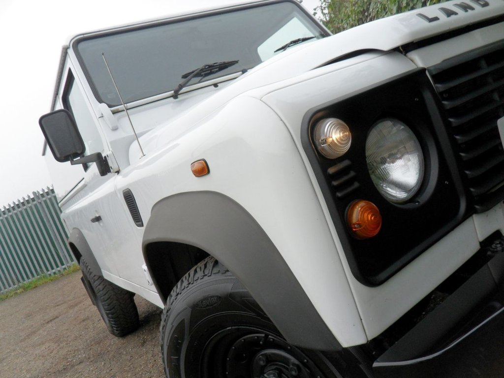 USED 2012 61 LAND ROVER DEFENDER 2.2 TDCi Hard Top SUV 3dr Diesel Manual 4WD MWB Euro 5 (122 ps) 1 Owner Full History &pound;18,500No Vat