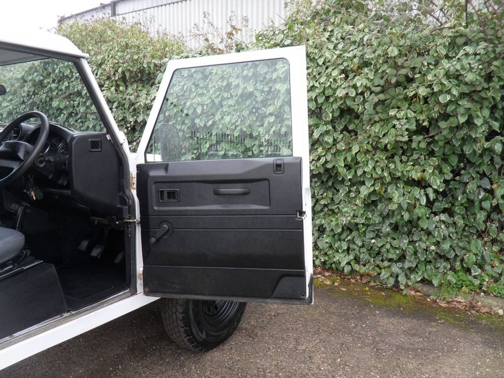 USED 2012 61 LAND ROVER DEFENDER 2.2 TDCi Hard Top SUV 3dr Diesel Manual 4WD MWB Euro 5 (122 ps) 1 Owner Full History &pound;18,500No Vat