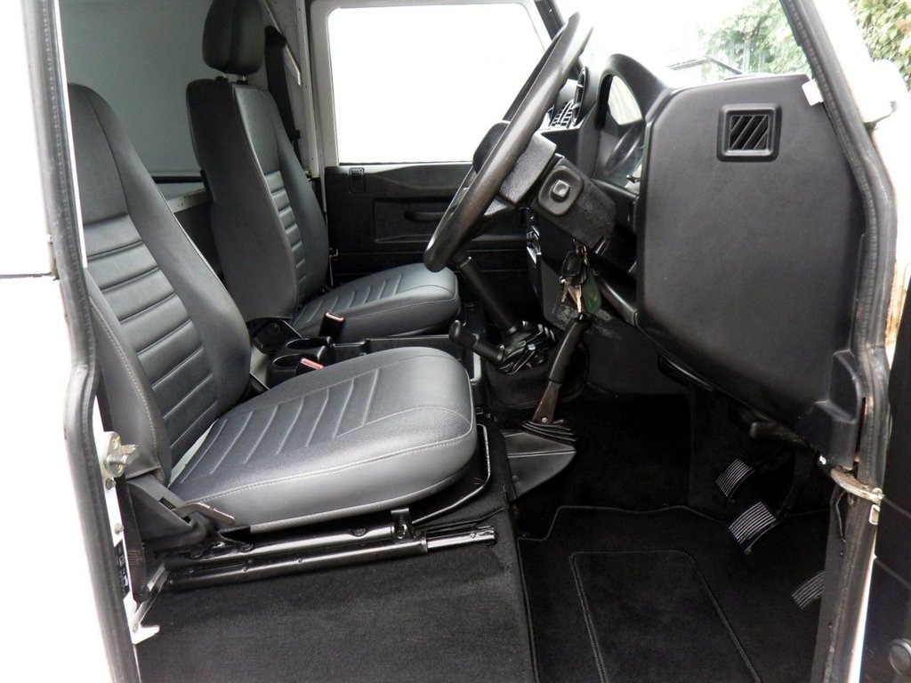 USED 2012 61 LAND ROVER DEFENDER 2.2 TDCi Hard Top SUV 3dr Diesel Manual 4WD MWB Euro 5 (122 ps) 1 Owner Full History &pound;18,500No Vat