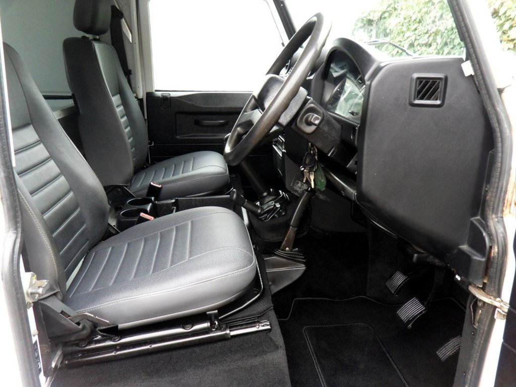 USED 2012 61 LAND ROVER DEFENDER 2.2 TDCi Hard Top SUV 3dr Diesel Manual 4WD MWB Euro 5 (122 ps) 1 Owner Full History &pound;18,500No Vat