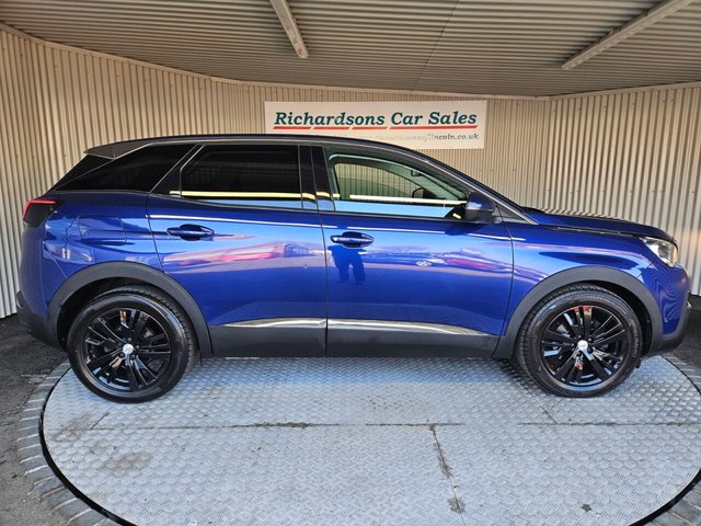 2017 PEUGEOT 3008 - Photo 2