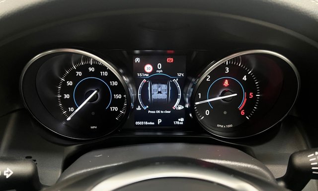 2018 JAGUAR XF - Photo 7