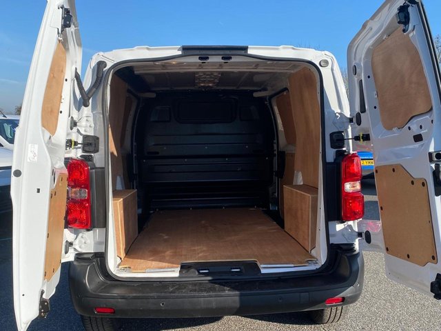 2024 VAUXHALL VIVARO - Photo 9