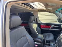 USED 2010 TOYOTA LAND CRUISER 4.5 D-4D V8 SUV 5dr Diesel Auto 4WD Euro 4 (286 ps) 