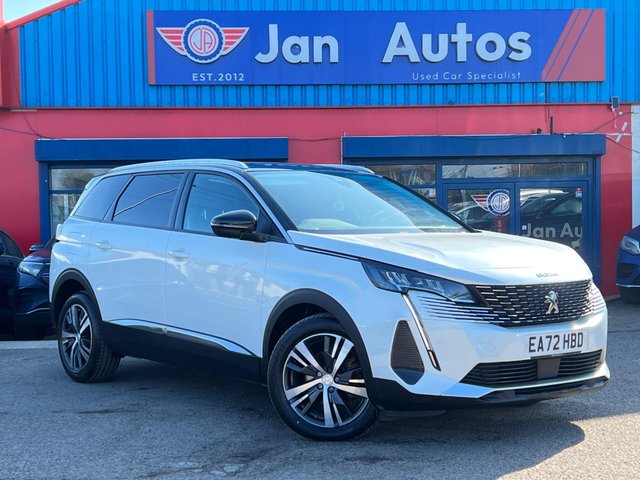 2022 PEUGEOT 5008