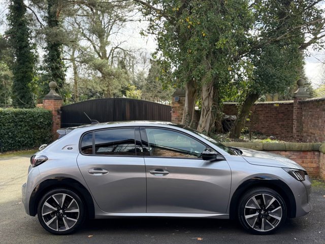 2020 PEUGEOT E-208 - Photo 7