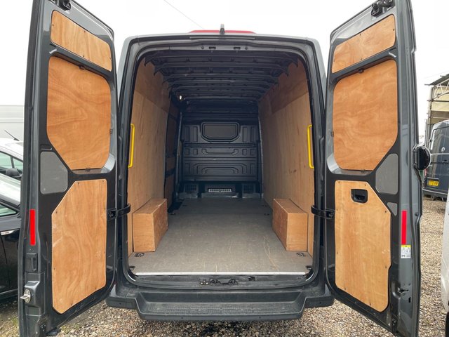 2023 Volkswagen Crafter 2L Trendline 5dr - Photo 3