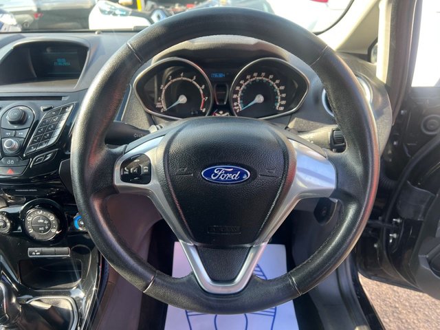 2014 FORD FIESTA - Photo 9