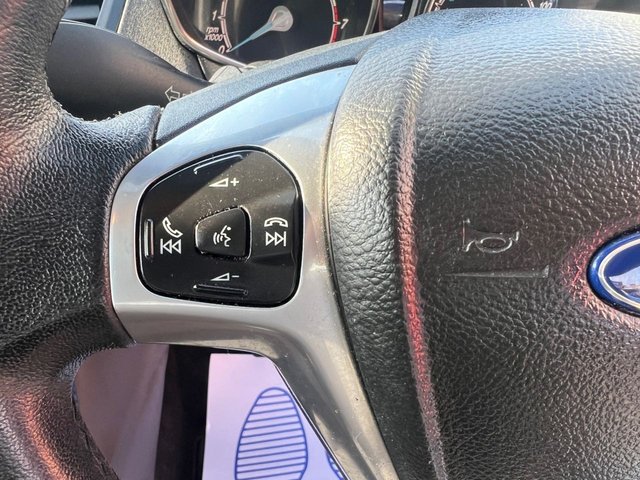 2014 FORD FIESTA - Photo 10