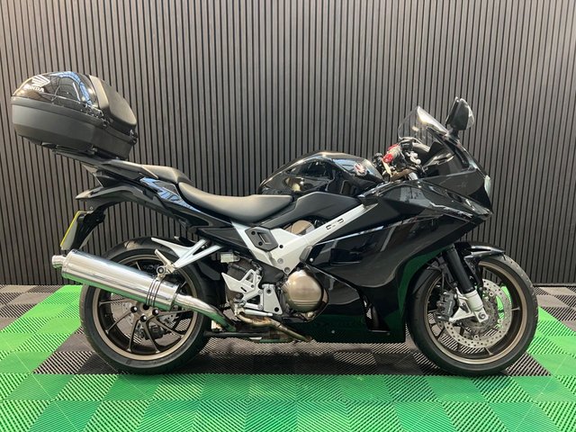 View our HONDA VFR800