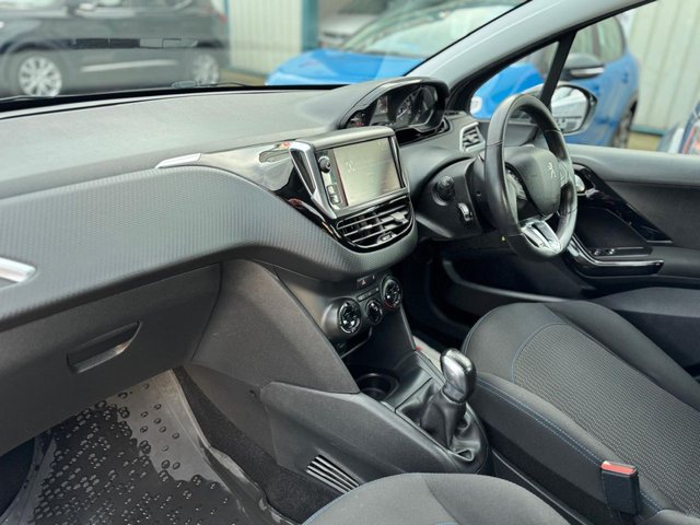 2018 PEUGEOT 208 1.2 PureTech Signature Hatchback 5dr Petrol Manual Euro 6 (s/s) (82 ps) - Photo 8