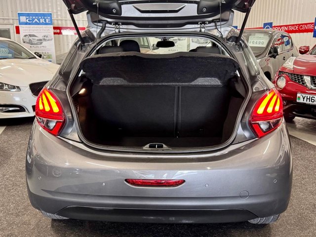 2018 PEUGEOT 208 1.2 PureTech Signature Hatchback 5dr Petrol Manual Euro 6 (s/s) (82 ps) - Photo 6