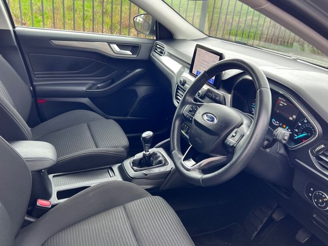 2020 Ford Focus 1.5L Titanium 5dr - Photo 2