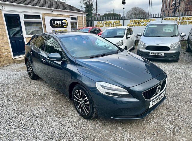 2018 VOLVO V40