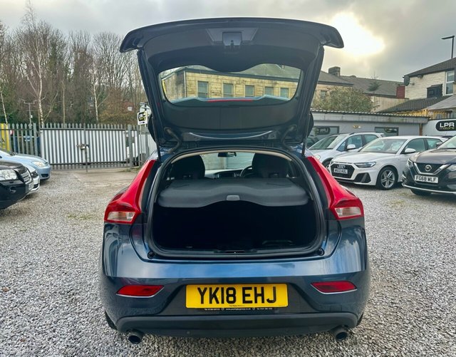 2018 VOLVO V40 2.0 T3 Momentum Nav Plus Hatchback 5dr Petrol Manual Euro 6 (s/s) (152 ps) - Photo 8