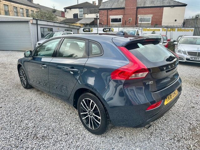 2018 VOLVO V40 2.0 T3 Momentum Nav Plus Hatchback 5dr Petrol Manual Euro 6 (s/s) (152 ps) - Photo 10
