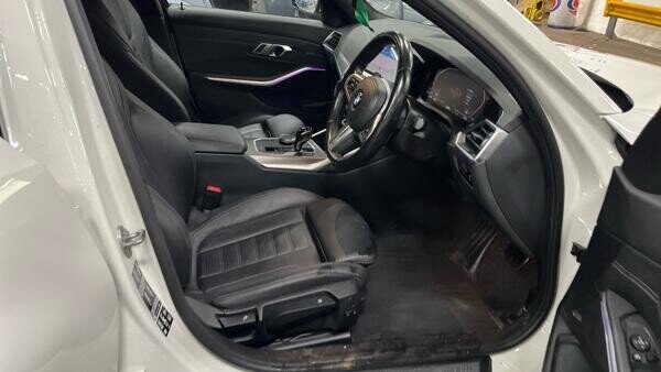 2022 BMW 3 Series - Photo 10