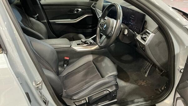 2023 BMW 3 Series - Photo 10