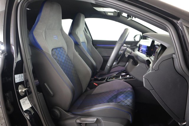 2023 Volkswagen Golf - Photo 12