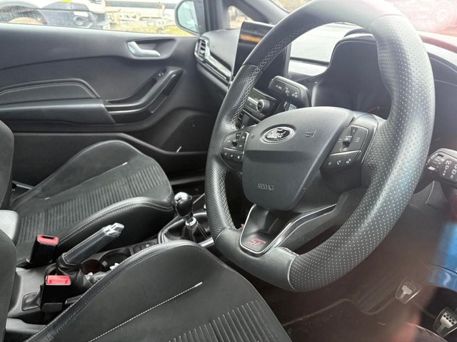 2019 Ford Fiesta 1.5L St-3 3dr - Photo 2