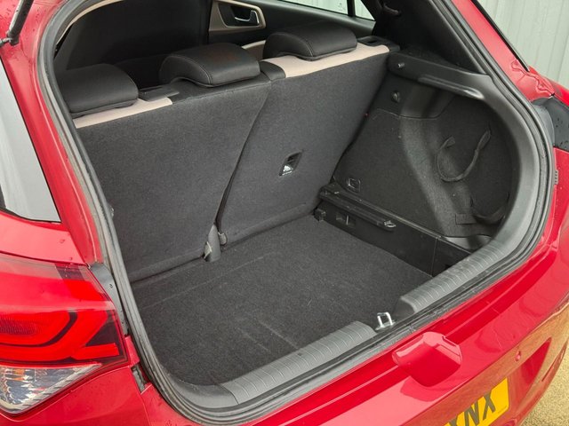 2015 HYUNDAI I20 SE 1.4 Auto Hatchback 5dr Petrol Euro 6 (100 ps) - Photo 8