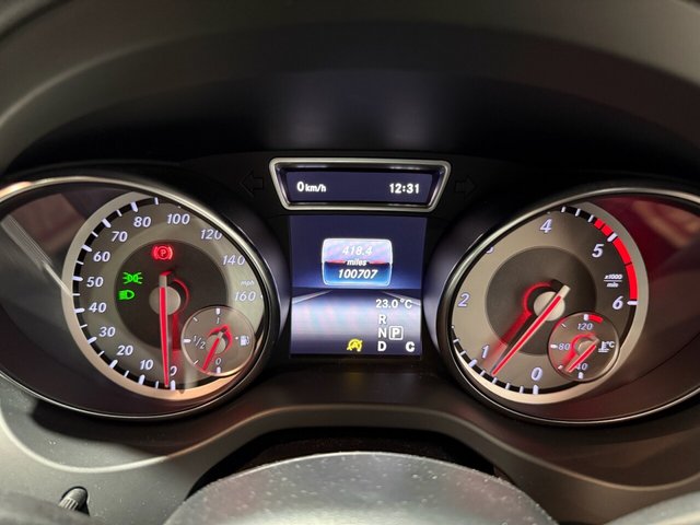 2016 MERCEDES-BENZ GLA 2.1 GLA220d AMG Line (Premium Plus) SUV 5dr Diesel 7G-DCT 4MATIC Euro 6 (s/s) (177 ps) - Photo 10