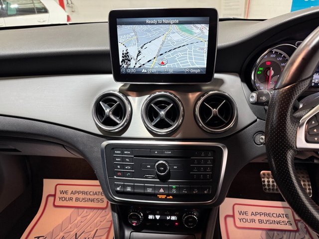 2016 MERCEDES-BENZ GLA 2.1 GLA220d AMG Line (Premium Plus) SUV 5dr Diesel 7G-DCT 4MATIC Euro 6 (s/s) (177 ps) - Photo 11