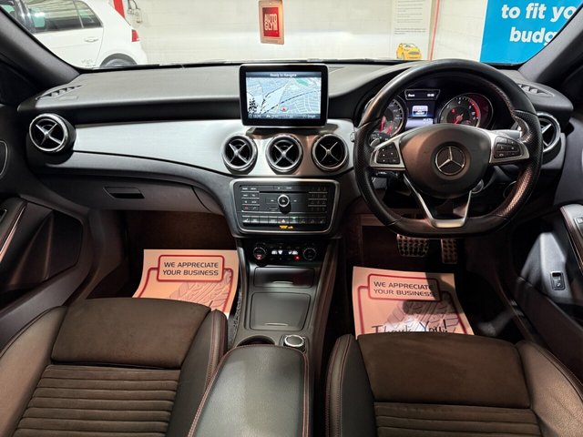 2016 MERCEDES-BENZ GLA 2.1 GLA220d AMG Line (Premium Plus) SUV 5dr Diesel 7G-DCT 4MATIC Euro 6 (s/s) (177 ps) - Photo 4