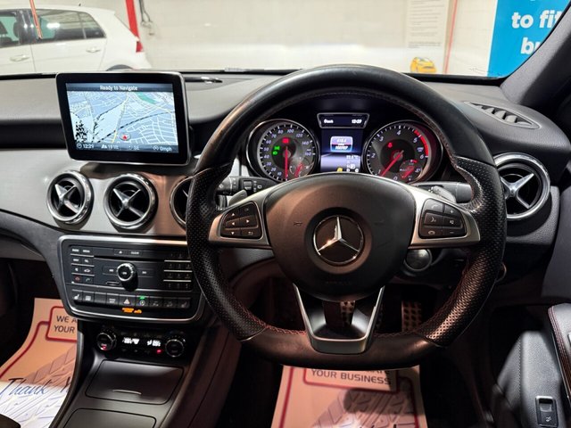 2016 MERCEDES-BENZ GLA 2.1 GLA220d AMG Line (Premium Plus) SUV 5dr Diesel 7G-DCT 4MATIC Euro 6 (s/s) (177 ps) - Photo 9