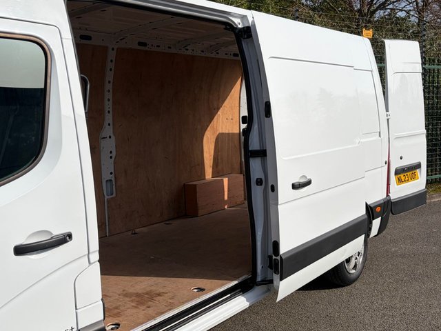 View our RENAULT MASTER