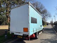 USED 2017 17 IVECO DAILY 3.0D HPI 21V 70C 3450 HiMatic AUTOMATIC Euro 6 (205 ps) MWB L2 15FT CURTAINSIDER AIR CON+CRUISE+7 TONNE+