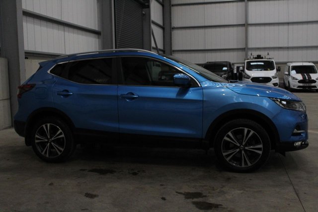 2017 NISSAN QASHQAI