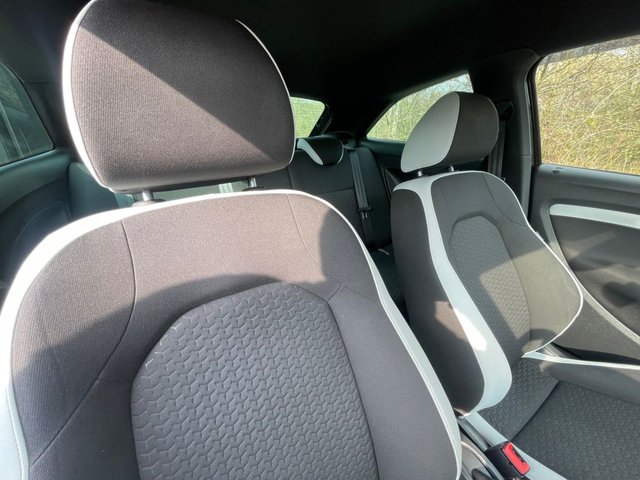 2016 SEAT IBIZA - Photo 11