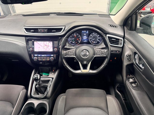 2018 NISSAN QASHQAI 1.3 DIG-T N-Connecta Euro 6 (s/s) 5dr - Photo 3