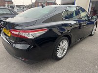 USED 2021 21 TOYOTA CAMRY 2.5 VVT-h Excel Saloon 4dr Petrol Hybrid CVT Euro 6 (s/s) (218 ps) Buy Online. Nationwide Delivery. Click  Collect  Finance available (subject to status)