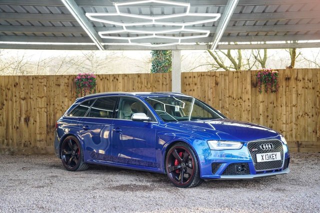 View our AUDI RS4 AVANT