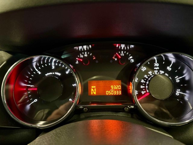 2015 PEUGEOT 3008 1.6 HDi Active SUV 5dr Diesel ETG Euro 5 (s/s) (115 ps) - Photo 10