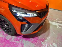 USED 2025 25 RENAULT CLIO 1.6 E-TECH esprit Alpine Hatchback 5dr Petrol Hybrid Auto Euro 6 (s/s) (145 ps) One Owner. Valencia Orange.