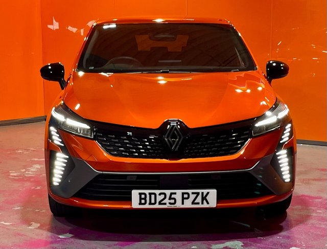 2025 RENAULT CLIO 1.6 E-TECH esprit Alpine Hatchback 5dr Petrol Hybrid Auto Euro 6 (s/s) (145 ps) One Owner. Valencia Orange. - Photo 9