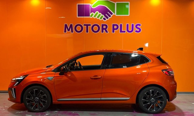 2025 RENAULT CLIO 1.6 E-TECH esprit Alpine Hatchback 5dr Petrol Hybrid Auto Euro 6 (s/s) (145 ps) One Owner. Valencia Orange. - Photo 2