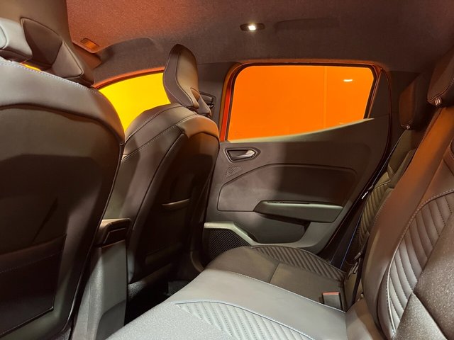 2025 RENAULT CLIO 1.6 E-TECH esprit Alpine Hatchback 5dr Petrol Hybrid Auto Euro 6 (s/s) (145 ps) One Owner. Valencia Orange. - Photo 8