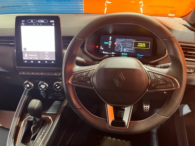 2025 RENAULT CLIO 1.6 E-TECH esprit Alpine Hatchback 5dr Petrol Hybrid Auto Euro 6 (s/s) (145 ps) One Owner. Valencia Orange. - Photo 6