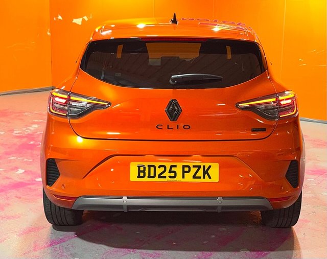 2025 RENAULT CLIO 1.6 E-TECH esprit Alpine Hatchback 5dr Petrol Hybrid Auto Euro 6 (s/s) (145 ps) One Owner. Valencia Orange. - Photo 11