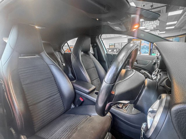 2017 Mercedes-Benz A-Class 2.1L Amg Line 5dr - Photo 4