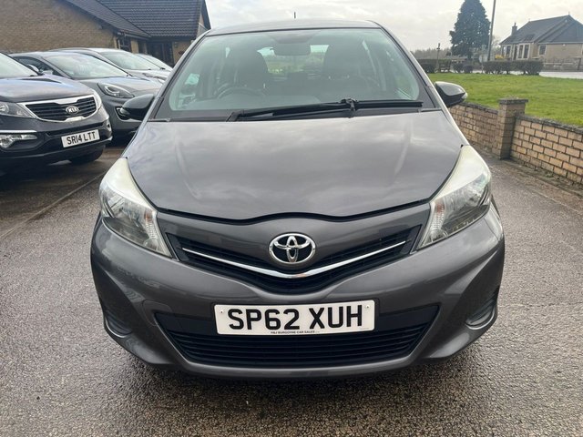 2012 TOYOTA YARIS - Photo 2